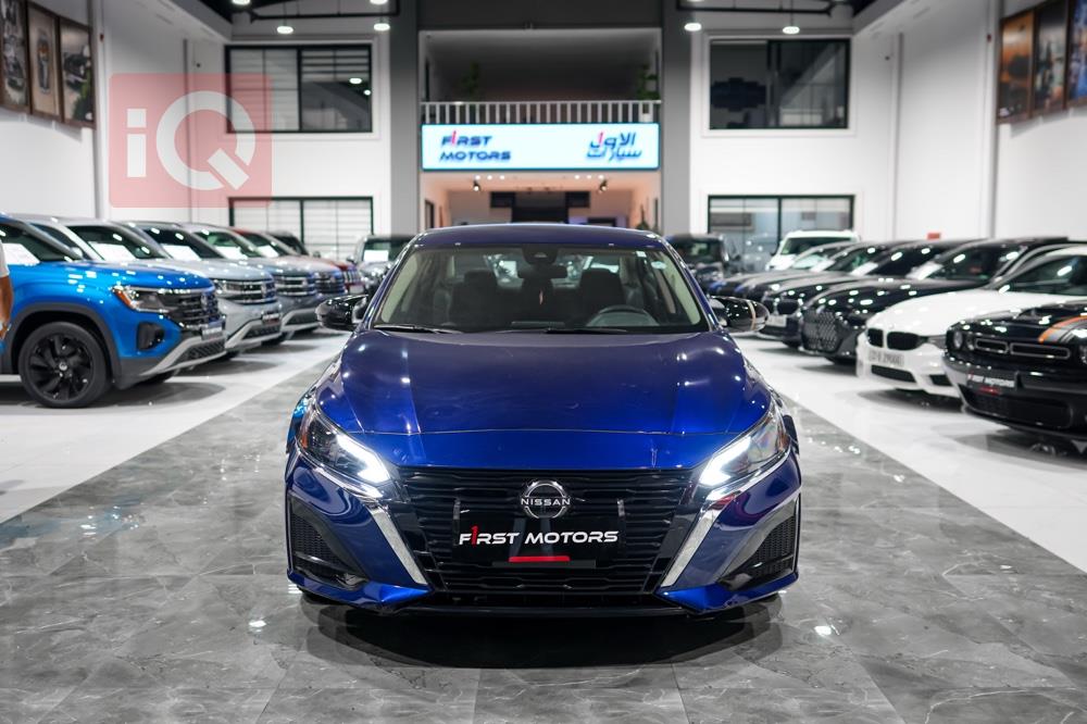 نيسان ألتيما